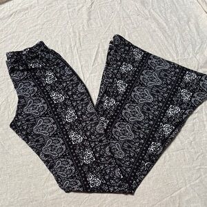Paisley Print Flare Yoga Pants